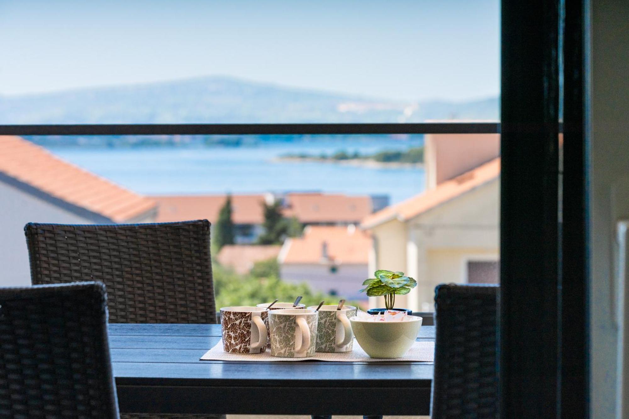 Sea Bay View Apartment - Appartement Avec Piscine Et Magnifique Vue Sur Mer Sveti Filip i Jakov Eksteriør billede